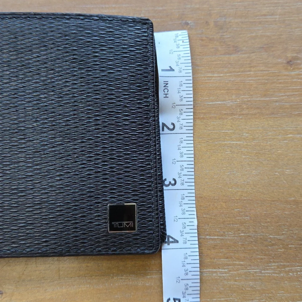 Tumi Black Textured Mens Bi-fold Wallet NWOT